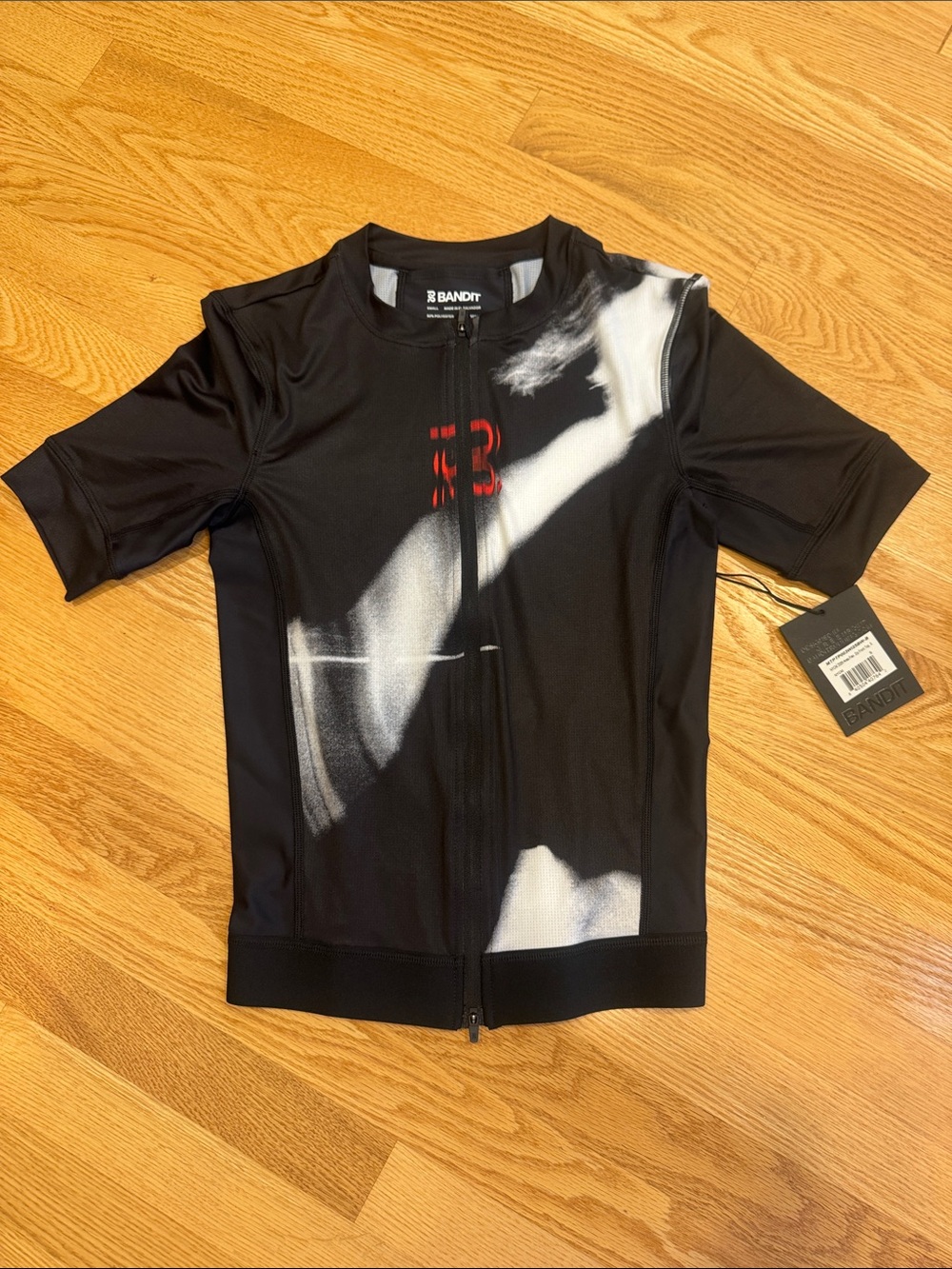 NWT Bandit NYC Black & White Short Sleeve zip up Jersey